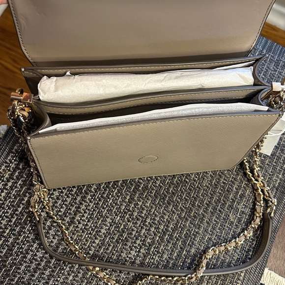 Tory Burch Robinson Convertible Shoulder Bag - Picture 3 of 5